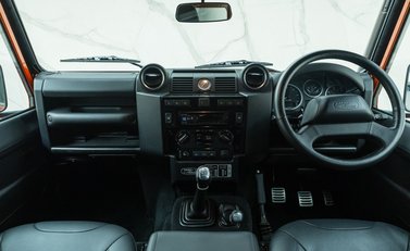 Land Rover Defender 110 ADVENTURE 21