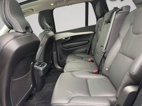 Volvo XC90 2.0 B5 MHEV Plus Auto 4WD Euro 6 (s/s) 5dr 25