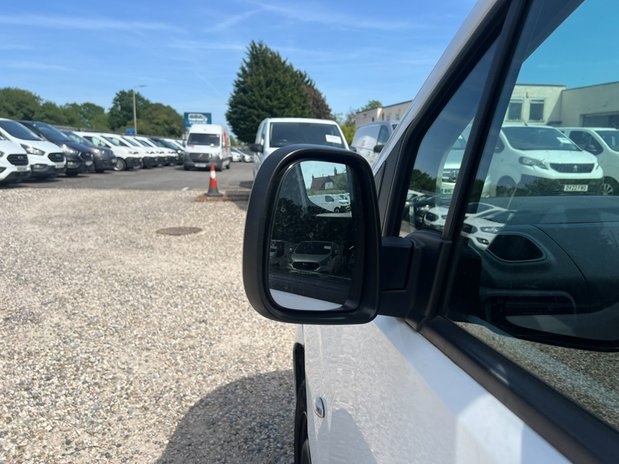 Vauxhall Combo LWB L2H1 2300 Sportive Air Con Sensors EURO 6 21