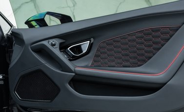 Lamborghini Huracan LP640-4 EVO 23