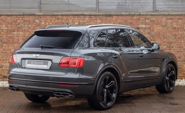 Bentley Bentayga V8 7