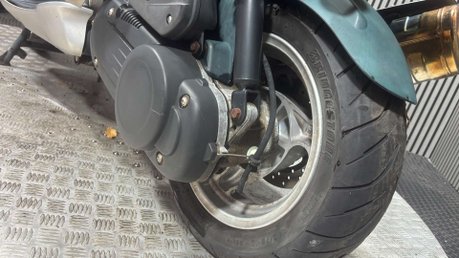 BMW C1 2002 ONLY 8K 1 OWNER GREAT LOOKING SCOOTER 125CC WITH A ROOF!! 18