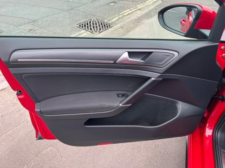 Volkswagen Golf GTI TSI 38