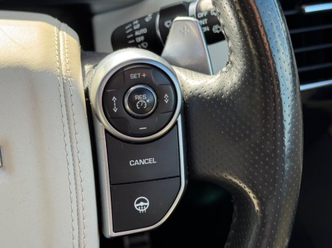 Land Rover Range Rover Sport 3.0 SD V6 Autobiography Dynamic Auto 4WD Euro 6 (s/s) 5dr 39