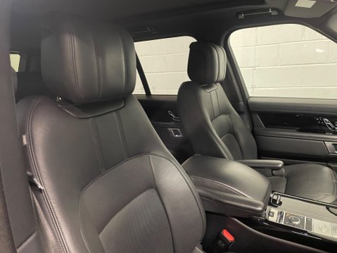 Land Rover Range Rover 3.0 SD V6 Vogue Auto 4WD Euro 6 (s/s) 5dr 26