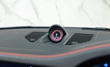 Porsche 911 Targa 4 GTS (992) 25
