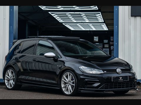 Volkswagen Golf 2.0 Golf R TSi Semi-Auto 4WD 5dr 5
