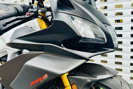 Aprilia RSV 1.1 RSV 4 1100 Factory 23