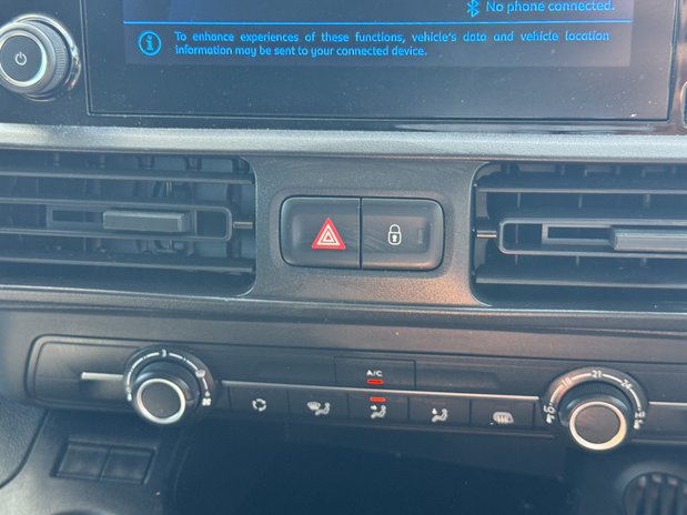 Peugeot Partner SWB L1H1 [SOLD KH] Low Roof Professional Premium+ Air Con Sensors EURO 6 29