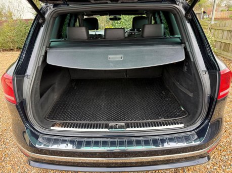 Volkswagen Touareg 3.0 TDI V6 R-Line Plus Tiptronic 4WD Euro 6 (s/s) 5dr 29