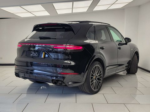 Porsche Cayenne 3.0 V6 E-Hybrid 17.9kWh SUV 5dr Petrol Plug-in Hybrid TiptronicS 4WD Euro 6 3