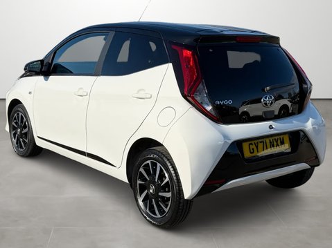 Toyota Aygo 1.0 VVT-i X-Trend TSS 5dr [Bi-tone] 3