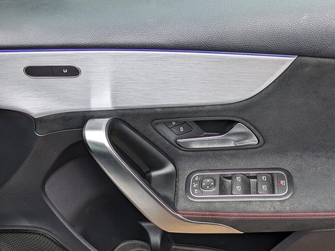 Mercedes-Benz A Class A 250 AMG LINE PREMIUM 21