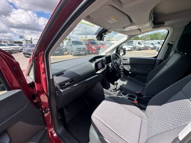 Ford Transit Connect SWB L1H1 [SOLD SM] Low Roof Limited Air Con Alloys Cam Nav EURO 6 12