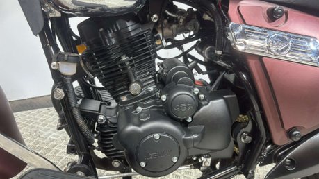 Keeway Superlight 125 2024 ONLY 800 MILES MOT SERVICED 125CC CRUISER BIKE 8
