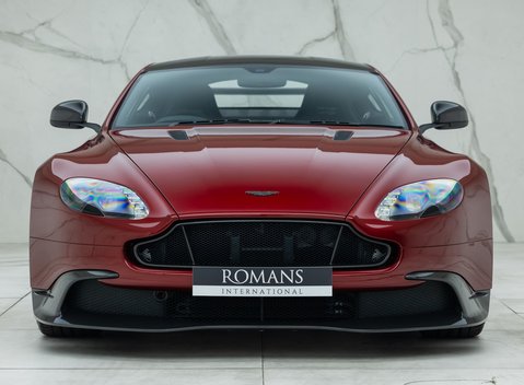 Aston Martin Vantage GT8 8