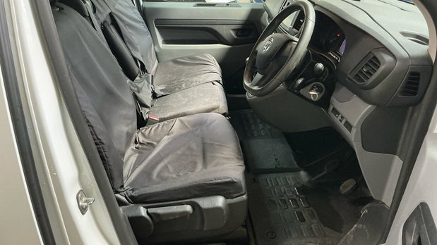 Vauxhall Vivaro SWB L1H1 Low Roof 3100 Air Con Sensors EURO 6 NO VAT 9