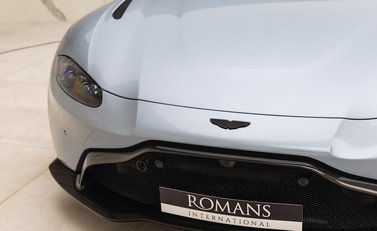 Aston Martin V8 Vantage 19