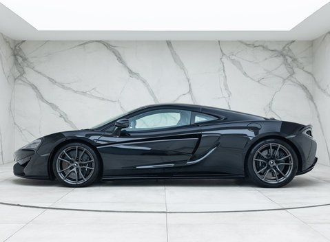 McLaren 570 GT MSO Black Collection 4