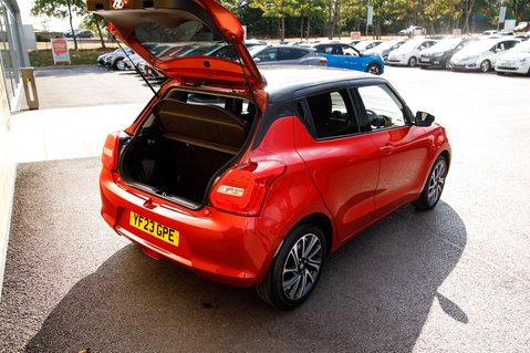 Suzuki Swift SZ5 DUALJET MHEV 28