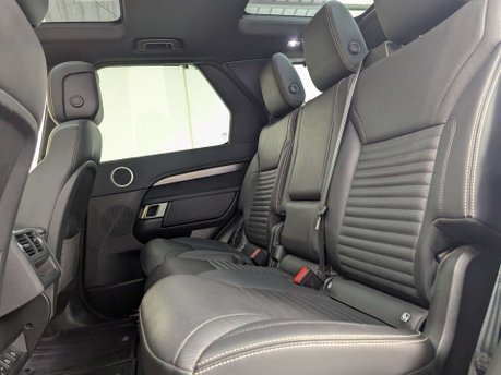 Land Rover Discovery 3.0 Discovery R-Dynamic SE D MHEV Auto 4WD 5dr 43