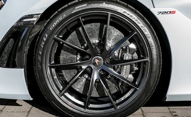 McLaren 720S Performance 10