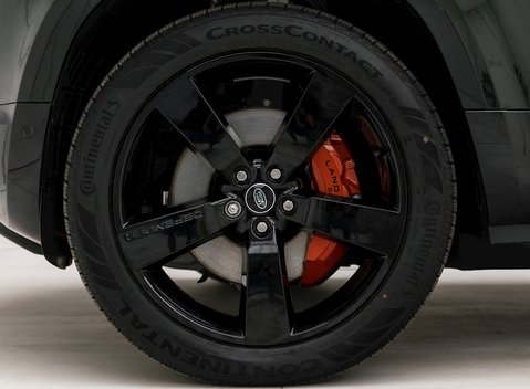 Land Rover Defender 90 X D300 8