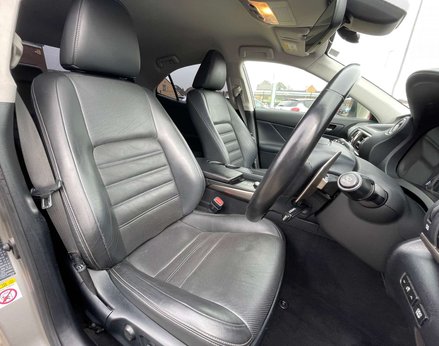 Lexus Is 2.5 IS 300h Advance CVT 4dr 62