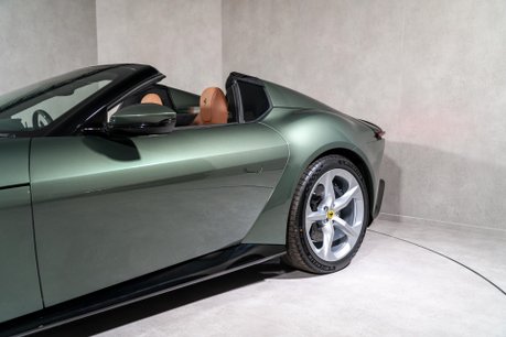 Ferrari 12 Cilindri SPIDER. £15K GLOSS BLACK EXTERIOR PACK. CARBON WHEEL & LEDs. LIFT. 43