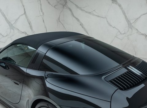 Porsche 911 Targa 4 GTS (992) 39