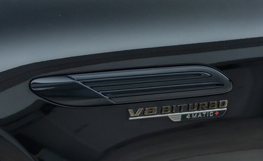 Mercedes-Benz SL Class SL63 AMG PERFORMANCE 33