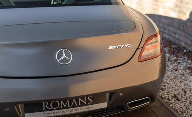 Mercedes-Benz SLS AMG 22