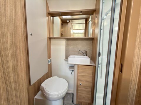 Bailey Phoenix 420 GT75 22