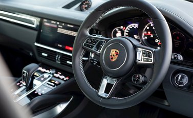 Porsche Cayenne Turbo 11