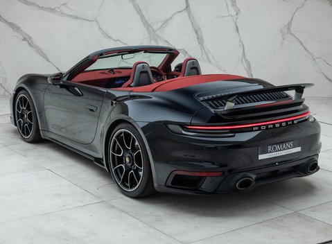 Porsche 911 Turbo S CABRIOLET (992) 15