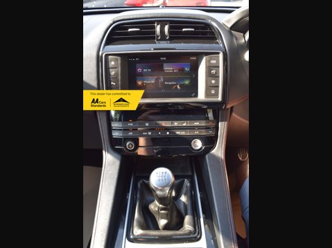 Jaguar F-Pace 2.0 F-PACE R-Sport AWD D 4WD 5dr 52