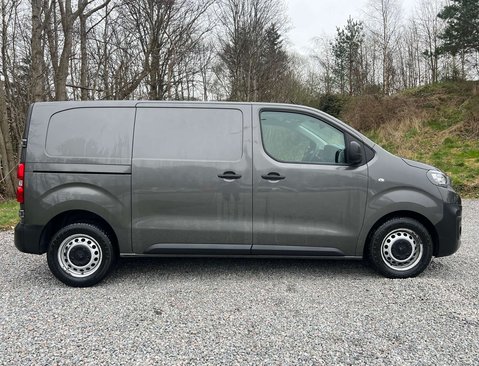 Peugeot Expert 2.0 Expert Professional Premium L1 Blue HDi 2