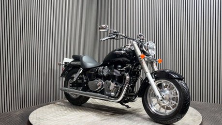 Triumph Bonneville 2011 ONLY 1812 MILES LONG MOT STUNNING CRUISER BIKE 2