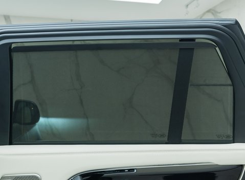 Land Rover Range Rover D350 AUTOBIOGRAPHY LWB 30