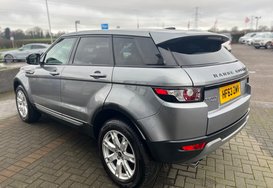 Land Rover Range Rover Evoque 2.2 SD4 PURE TECH AUTO 9