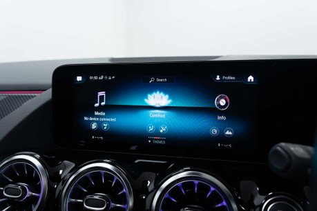 Mercedes-Benz GLA 2.0 GLA220d AMG Line (Premium Plus) SUV 5dr Diesel 8G-DCT 4MATIC Euro 6 (s/ 26