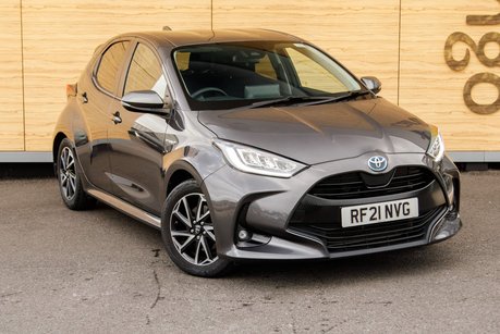 Toyota Yaris DESIGN FHEV
