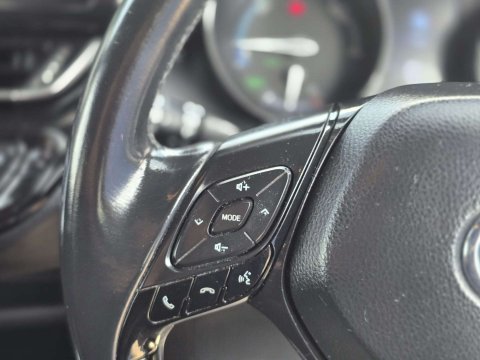 2017 Toyota C-HR thumbnail 22