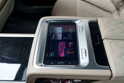BMW 7 Series M760LI XDRIVE 33