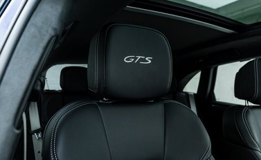 Porsche Macan GTS 15