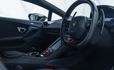 Lamborghini Huracan LP640-4 EVO 14