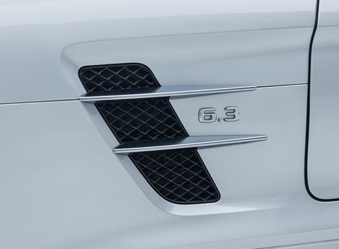 Mercedes-Benz SLS AMG 32