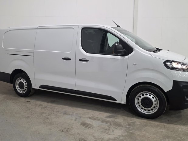 Vauxhall Vivaro Vauxhall Vivaro L2 Diesel 2900 1.5d 100ps Dynamic H1 Van 5