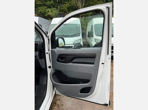 Vauxhall Vivaro 1.5 Turbo D 2700 Dynamic Panel Van 6dr Diesel Manual L1 H1 Euro 6 (s/s) (10 24
