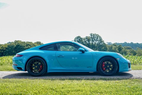 Porsche 911 CARRERA GTS 3